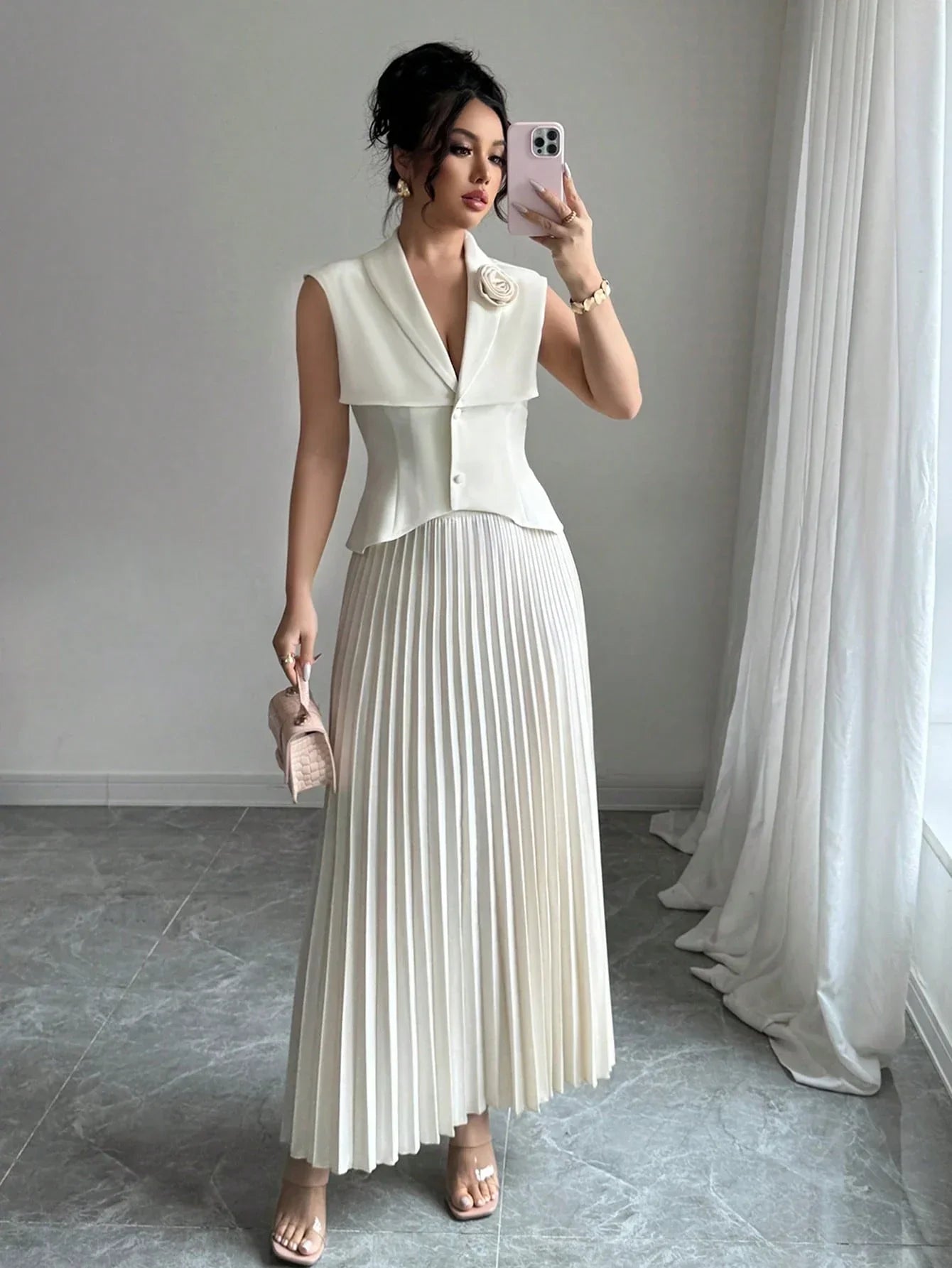 Ensemble Gilet Cintré Et Jupe Plissée
