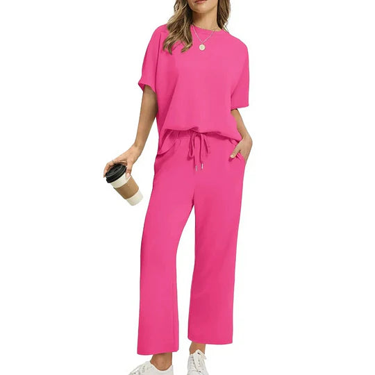 Ensemble femme composé d'un haut à manches courtes décontracté et d'un pantalon à chevilles
