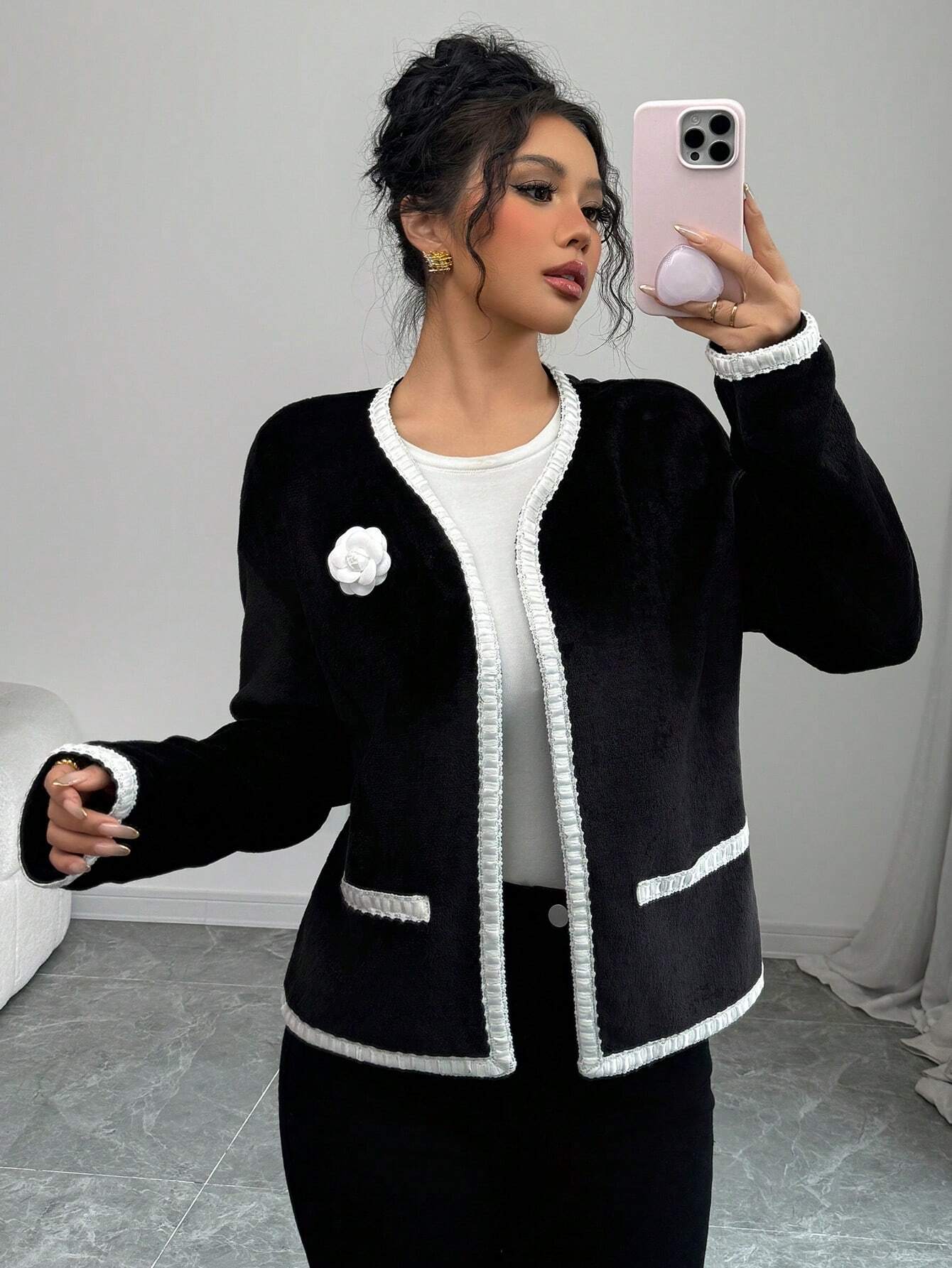 Veste Élégante À Col V Avec Appliqué Floral