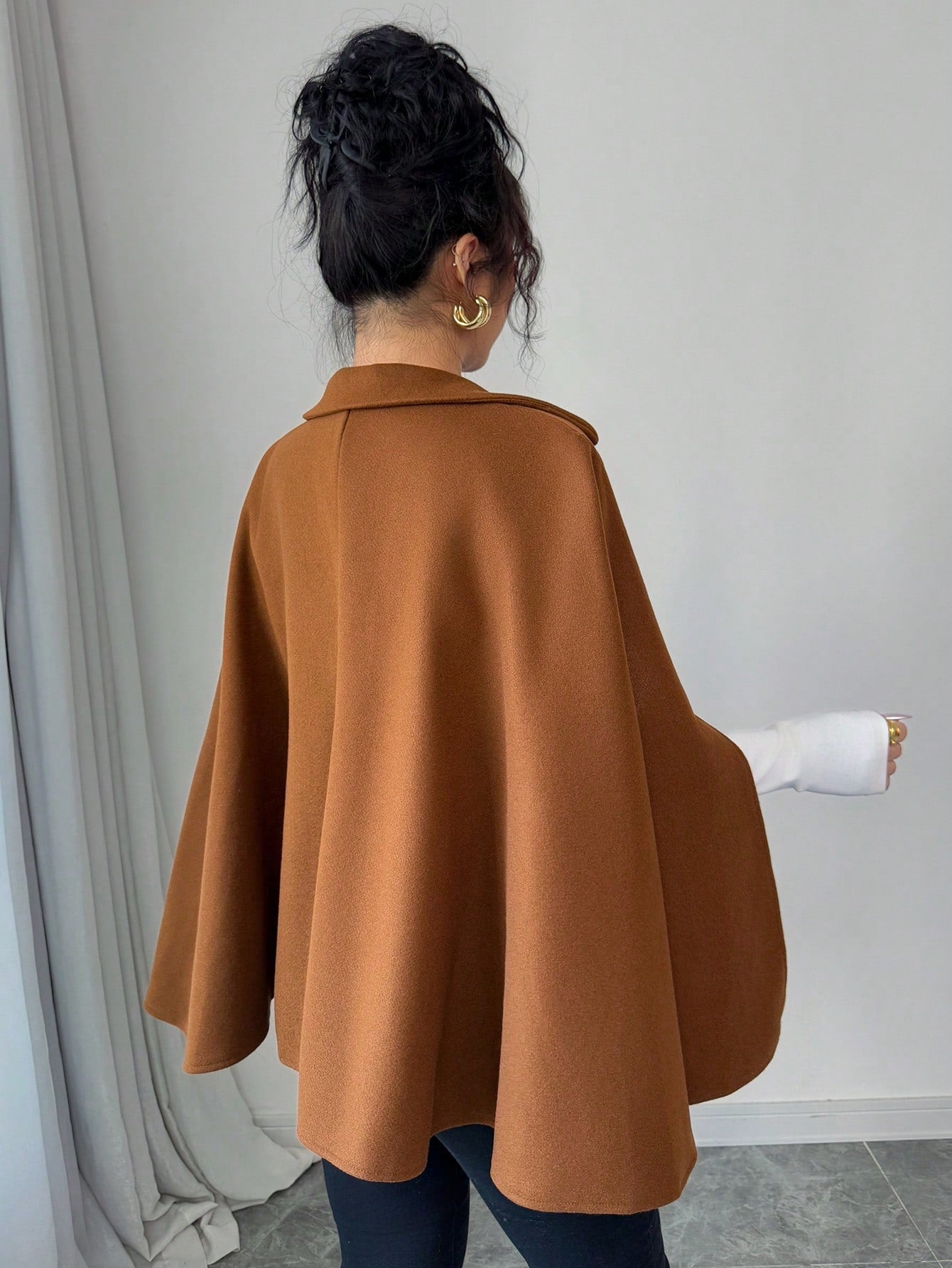 Veste Capelet Élégante Couleur Café
