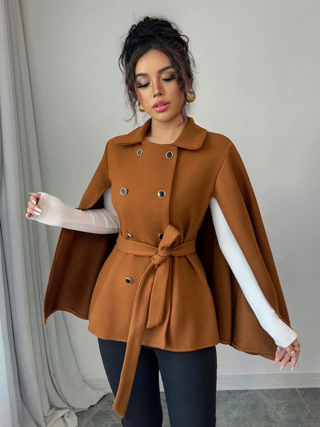 Veste Capelet Élégante Couleur Café