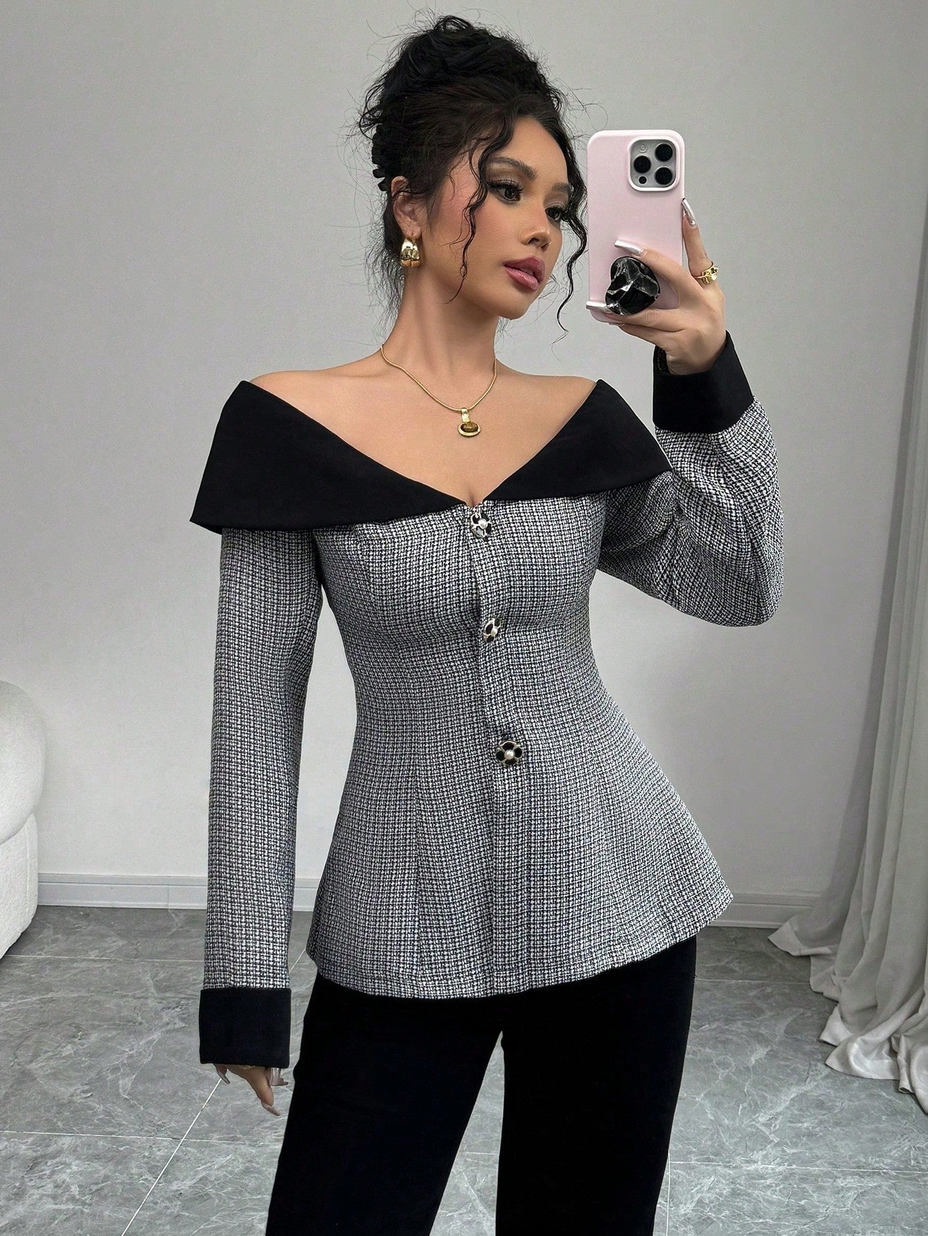 Veste Minimaliste À Épaules Dénudées Et Col V