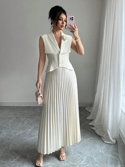 Ensemble Gilet Cintré Et Jupe Plissée