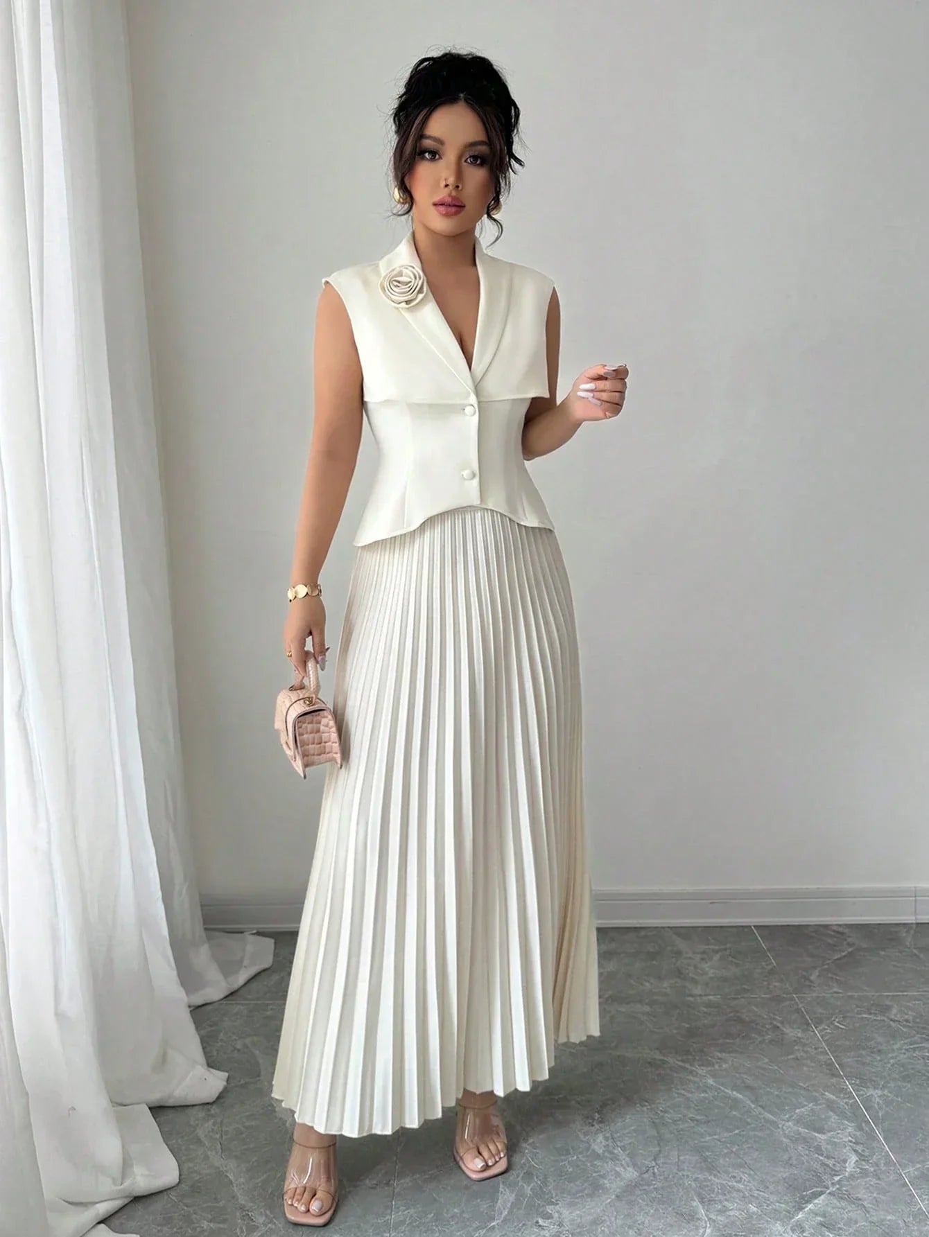 Ensemble Gilet Cintré Et Jupe Plissée