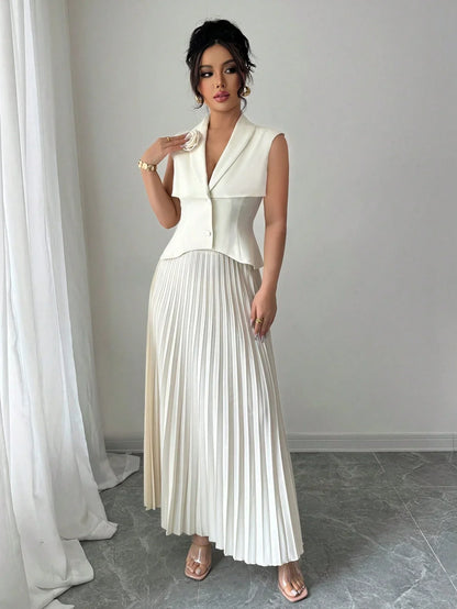 Ensemble Gilet Cintré Et Jupe Plissée