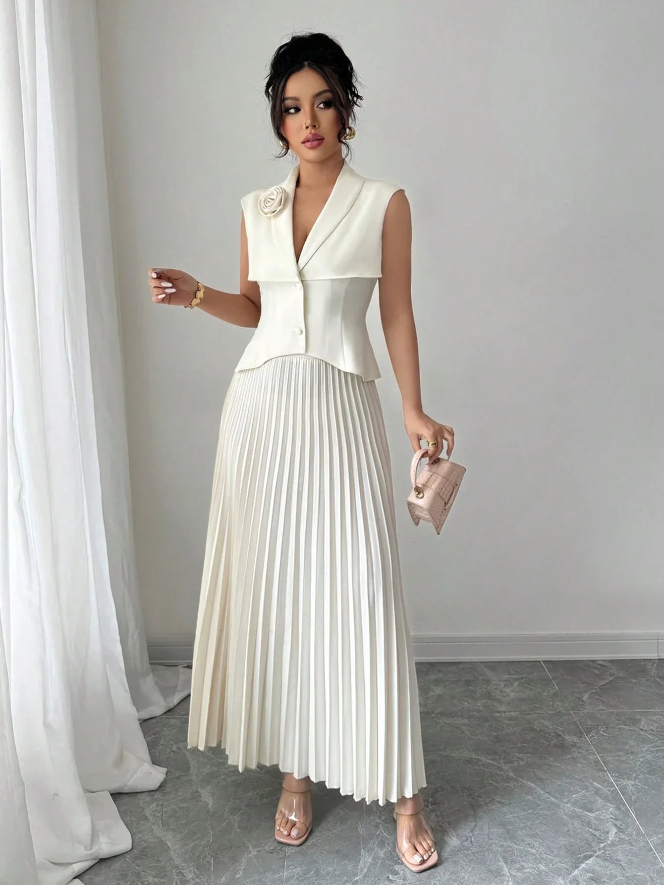 Ensemble Gilet Cintré Et Jupe Plissée