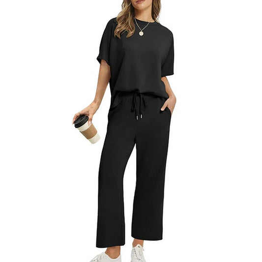 Ensemble femme composé d'un haut à manches courtes décontracté et d'un pantalon à chevilles
