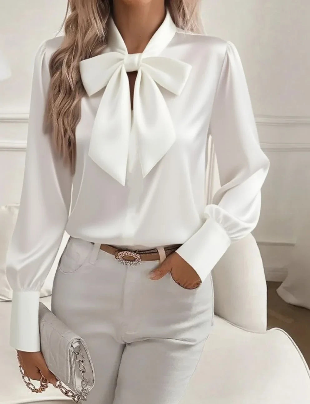 Chemisier en satin pour femme, col en V et nœud papillon