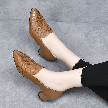 Escarpins à talons moyens brodés effet cuir pour femmes