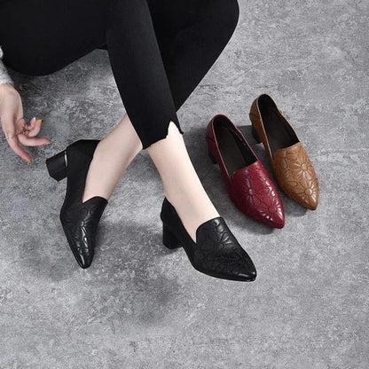 Escarpins à talons moyens brodés effet cuir pour femmes