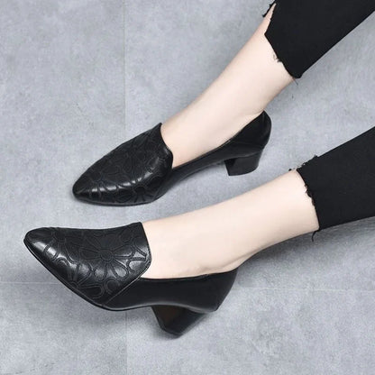 Escarpins à talons moyens brodés effet cuir pour femmes
