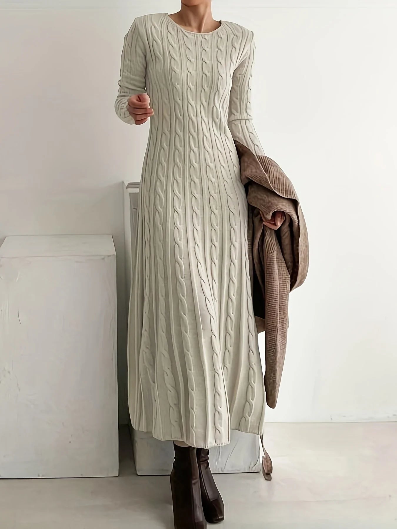 Robe longue élégante en maille torsadée pour femme