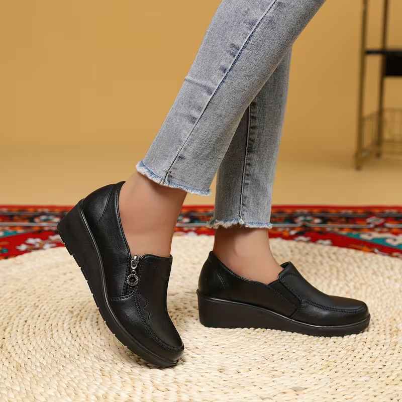 Mocassins confortables à fermeture éclair latérale brodée pour femmes