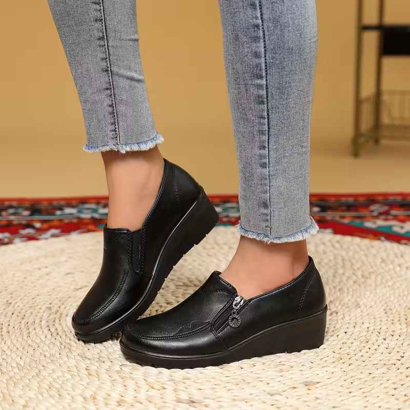 Mocassins confortables à fermeture éclair latérale brodée pour femmes