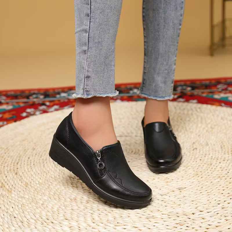 Mocassins confortables à fermeture éclair latérale brodée pour femmes