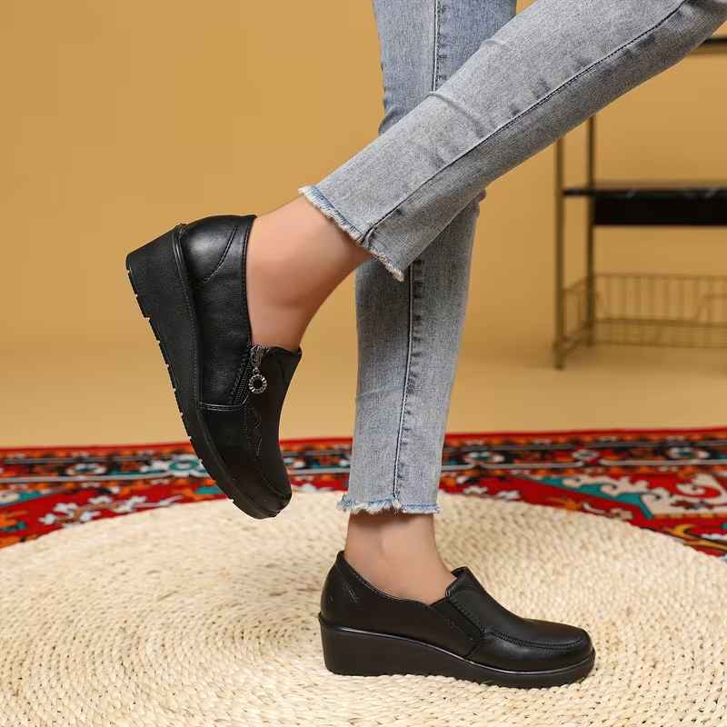 Mocassins confortables à fermeture éclair latérale brodée pour femmes