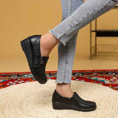 Mocassins confortables à fermeture éclair latérale brodée pour femmes