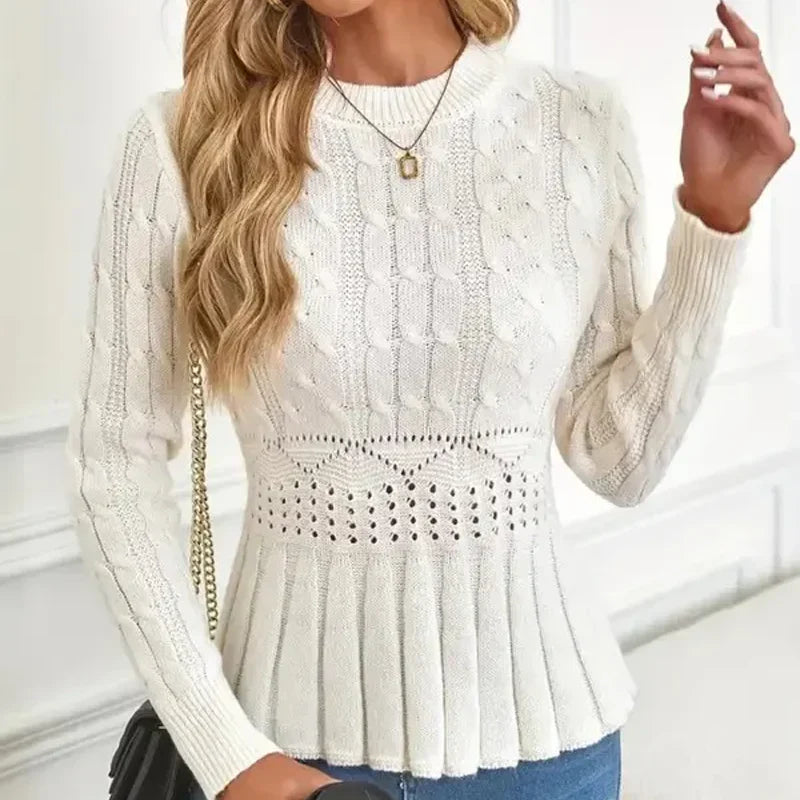 Pull pour femme avec un col en maille épaisse et des volants