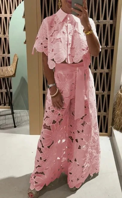 Ensemble deux pièces pour femme : chemisier en dentelle brodée et pantalon à taille nouée